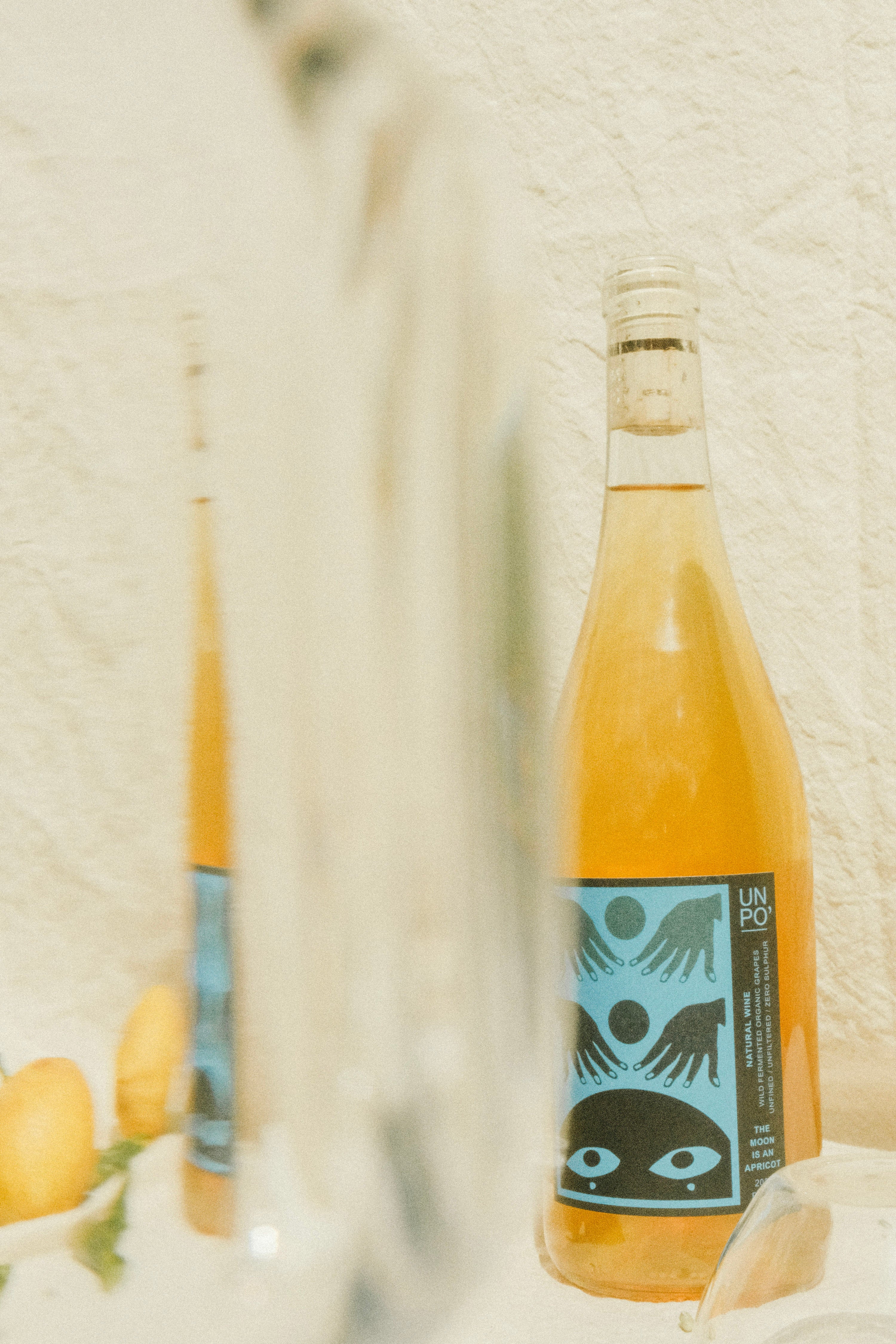 UN PO' → 2022 'The Moon Is An Apricot' Fiano.